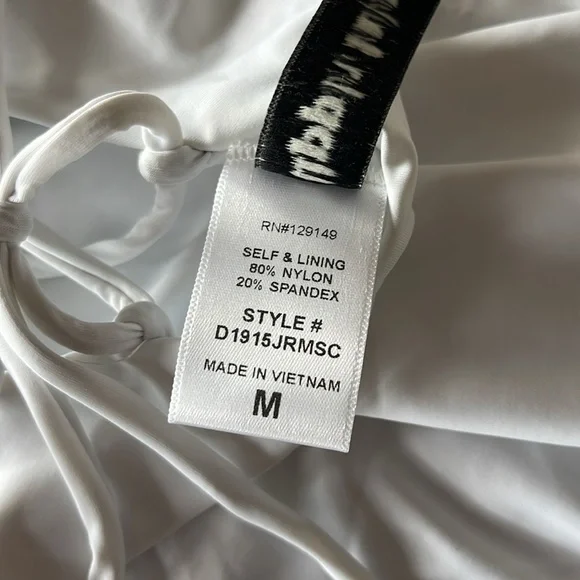 NWT Dippin’ Daisy’s Cheryl Low Cut V-Neck One Piece Bride Bachelorette Vacation - Picture 13 of 16